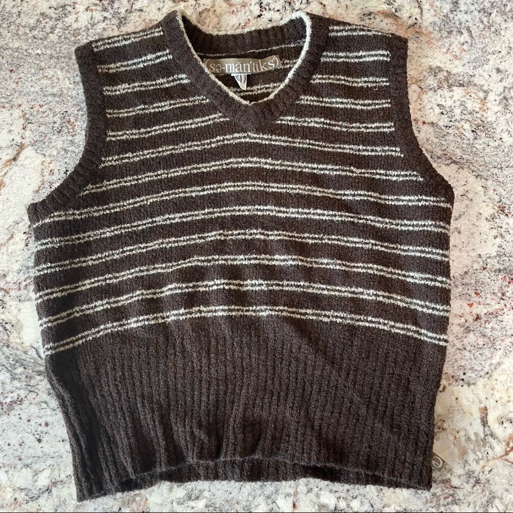 Cute vintage sweater vest